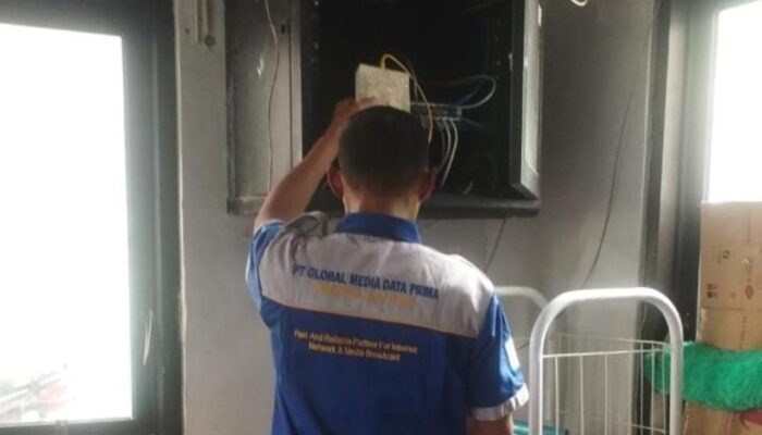Camat Dander Gercep Respon Aduan Warga Soal Lambatnya Buat KTP