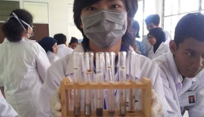 Minuman Fermentasi Beralkohol: Beda Proses, Beda Risiko, dan Relevansinya Bagi Kesehatan Publik