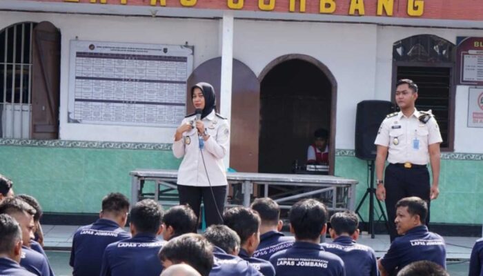 Wujudkan Transparansi Pelayanan, Kasi Binadik Lapas Jombang Gelar Bincang Pagi dengan Warga Binaan 