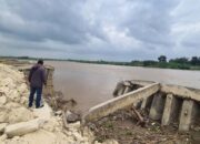 Mega Proyek Tanggul 40 Miliar Baru Diperbaiki, Kini Ambrol Lagi