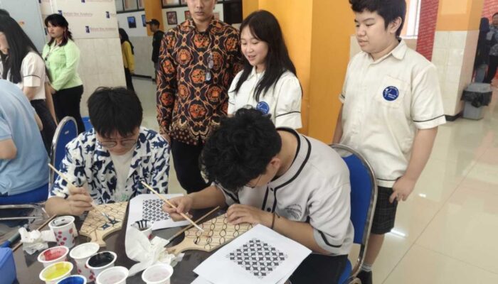 Belajar Batik Kawung, Model Pendidikan Lintas Budaya di NSA Surabaya