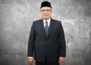 Produktif Tulis Buku Manajemen, Prof Yusak Anshori Diganjar Author of the Year