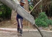 Video Warga Ragukan Kualitas Proyek Jalan Beton Desa Kemiri Bojonegoro
