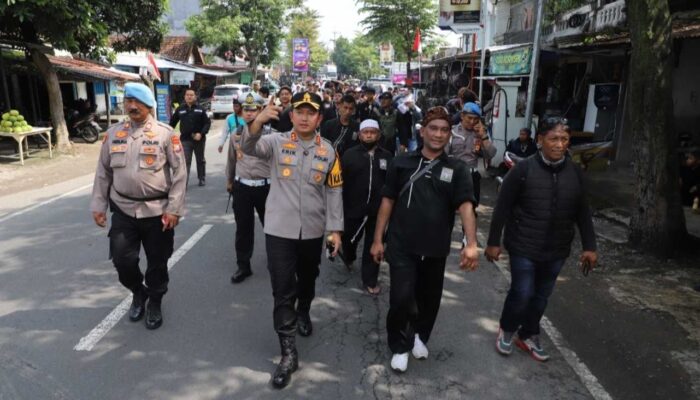 Kapolres Magetan Pimpin Langsung Pengamanan Massa di Madigondo