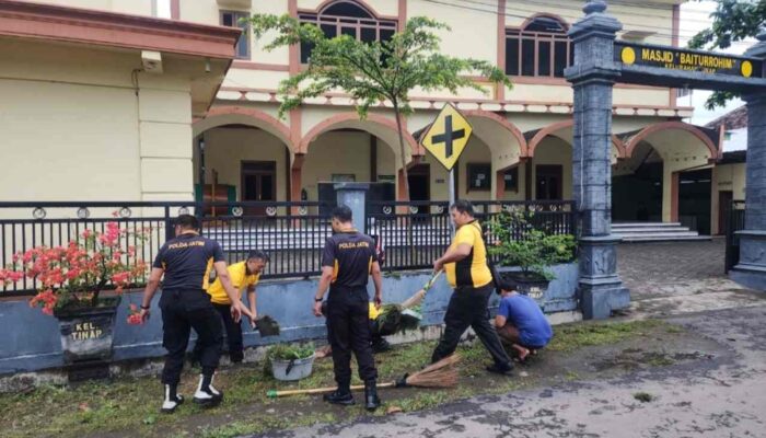 Polres Magetan Bersih-bersih Masjid dan Musala, Sambut Ramadhan 1447 H