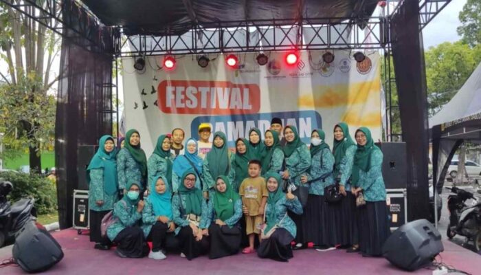 PKK Kecamatan Tekung Borong Kebutuhan Berbuka dan Sahur di Festival Ramadan Tompokersan 2026
