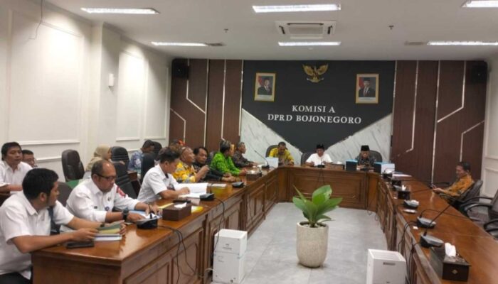 35 Tahun Nasib Tak Jelas, Korban Relokasi Jembatan Glendeng Bojonegoro Wadul Komisi A DPRD