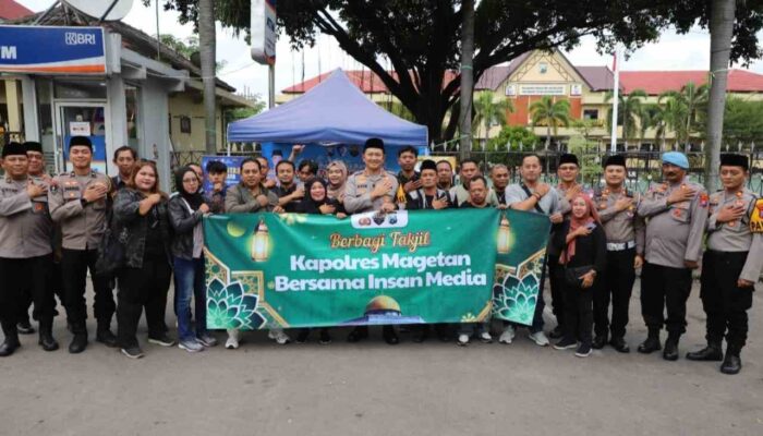 Kapolres Magetan Bagi Takjil dan Buka Bersama Insan Media