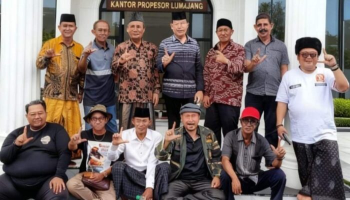 Pantun KH As’ad Malik Meriahkan Silaturahmi Sedulur Propesor Lumajang