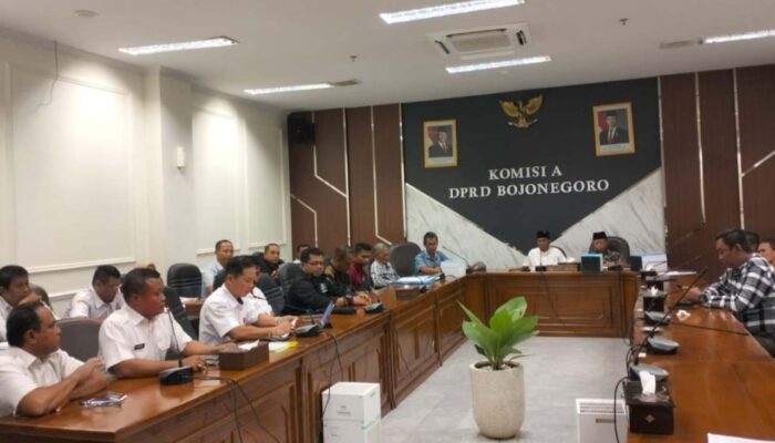 Rapat Komisi A Bojonegoro Bongkar Polemik Tukar Guling Desa Ngampe