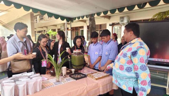 CommTECH 2026 Soroti Inovasi Limbah di SMP YPPI-1 Surabaya