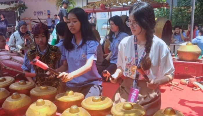 ITS Dorong Inovasi SDGs, 43 Mahasiswa Mancanegara Turun Langsung ke Sekolah Surabaya