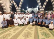 Haji Abdul Rohim Pimpin Jemaah Majelis Ar-Rohimin Tarawih Bersama Habib Syech