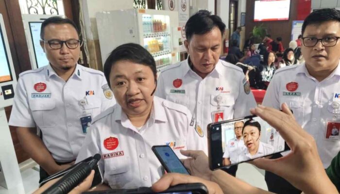 Antisipasi Lonjakan Mudik, KAI Commuter Area 8 Surabaya Operasikan 50 Perjalanan Commuter Line