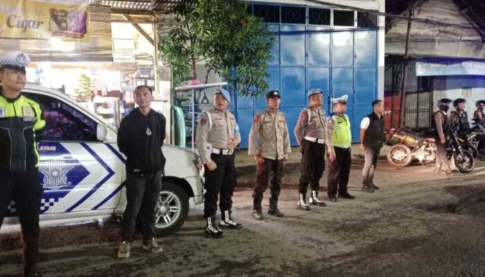 Patroli Dini Hari di Tanjung Perak, Polisi Sasar Titik Rawan Jelang Sahur
