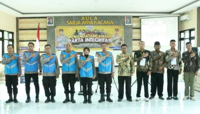 Wakapolres Bangkalan Pimpin Penandatanganan Pakta Integritas Rekrutmen Polri 2026