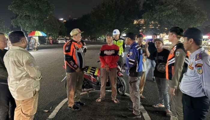 Parkir Liar Masih Marak di SLG Kediri, Petugas Temukan Tiket Ilegal