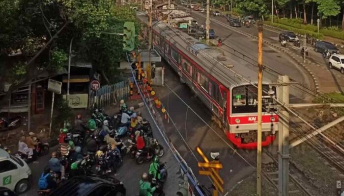 ITS Soroti Bahaya Perlintasan Sebidang di Tengah Lonjakan Mobilitas Kereta