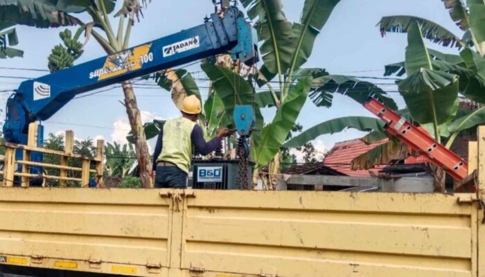 Reaksi Cepat PLN Caruban Tangani Keluhan Listrik Warga Sambirejo Saradan