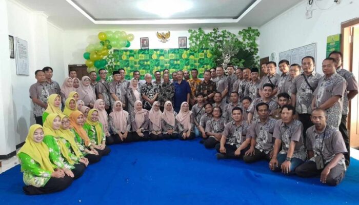 HUT ke-65 dan IIK ke 6 Perhutani Nganjuk Santuni Anak Yatim