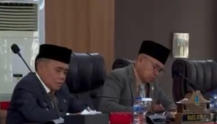 Penyampaian Jawaban Eksekutif Terhadap Pandangan Fraksi-fraksi DPRD OI