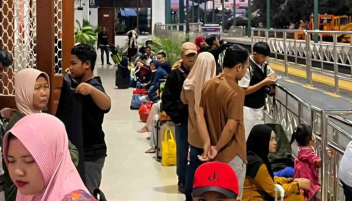Mobilitas Warga Jatim Meningkat, KAI Commuter Catat 156.432 Penumpang Selama Libur Panjang