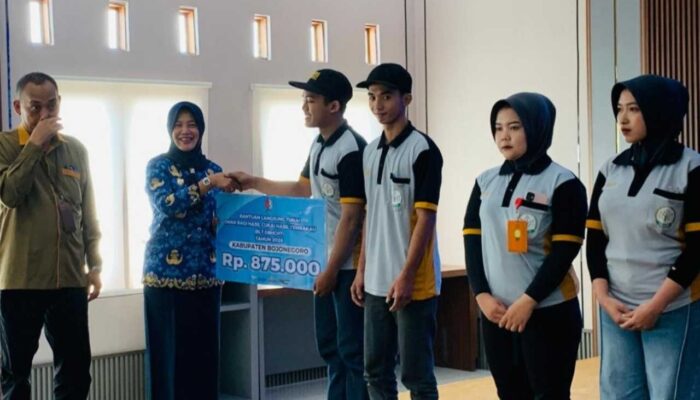Wakil Bupati Nurul Azizah Kucurkan BLT DBHCHT 2026 Bagi Buruh Rokok