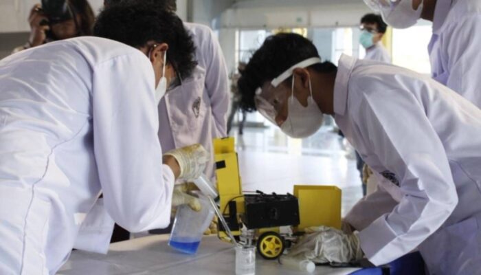 ITS Gelar ICRCC 2026, Mobil Tenaga Reaksi Kimia Adu Presisi di Lintasan