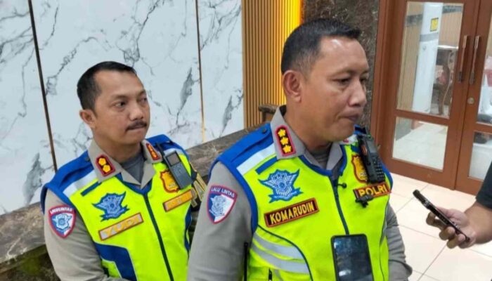 Polisi Fokus Selidiki Tabrakan Taksi Listrik dan KRL di Perlintasan Bekasi Timur