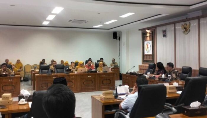 Raker Komisi B DPRD Bojonegoro Minta Dinkes Fokus Pendapatan dan Pengembangan Yanmas