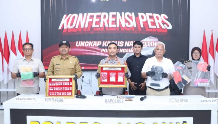 Lapor di Call Center 110, Polres Ngawi Amankan Sabu 223,842 Gram