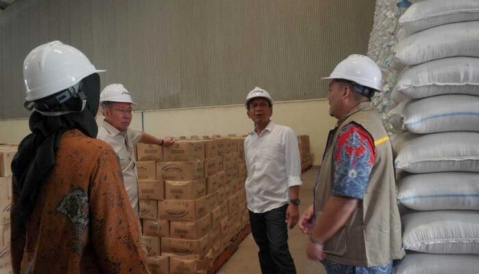 Anggota DPR RI Wihadi Wiyanto Cek Stok Gudang Bulog Bojonegoro