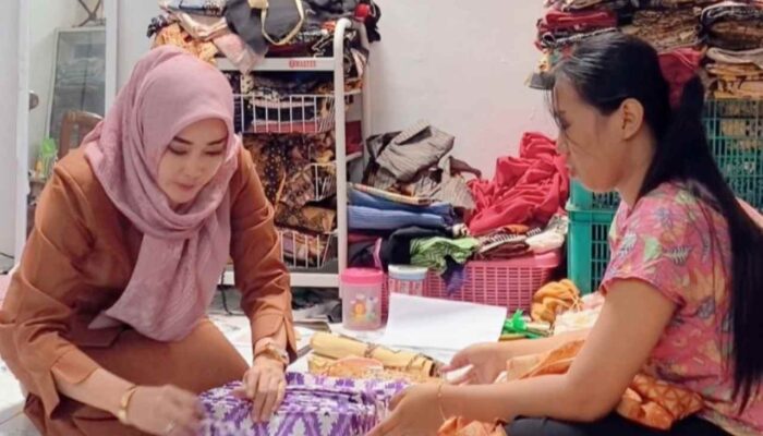 Dari Berwirausaha, Mbak Dora Menjahit Asa Perempuan Gen Z Jombang untuk Tumbuh Bersama
