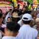 Bak Konser Rakyat, Jokowi Diserbu Warga Saat Ultah ke-65