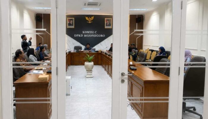 Rapat Komisi C dan BPR Bojonegoro Tertutup, Sorot LSM Penyalur CSR