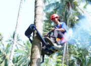 Tingkatkan Produktivitas Petani, ITS Kembangkan Mocits, Alat Panjat Kelapa Modern