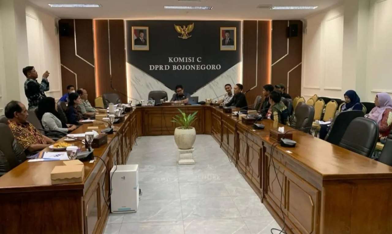 Rapat Komisi C