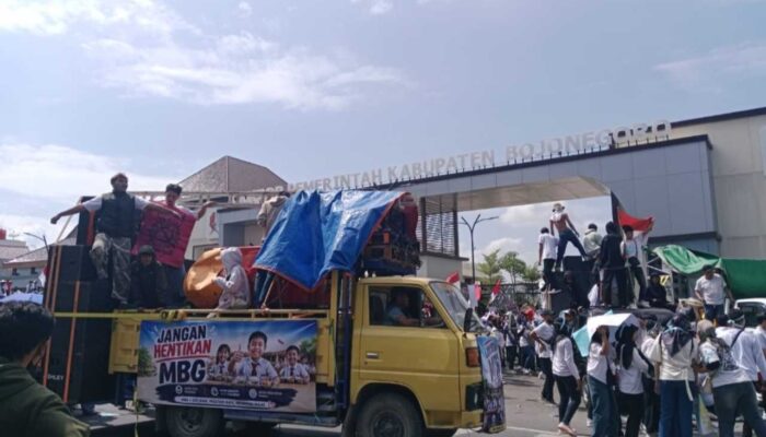 Gelombang Tolak MBG Berhenti, Relawan MBG Bawa Sound Horeg ke DPRD Bojonegoro