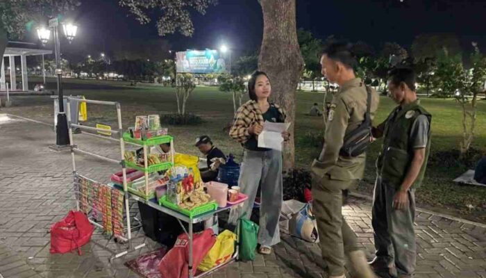 Aturan Diperketat, Pedagang Alun-Alun Tak Bawa Sapu dan Tempat Sampah, Angkat Kaki