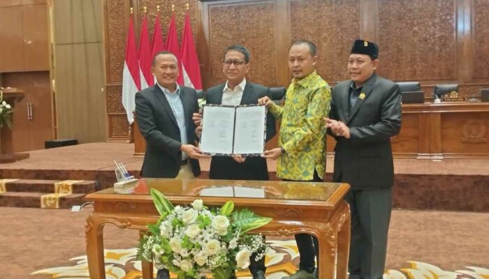 DPRD dan Pemkab Bojonegoro Sahkan Raperda Pariwisata dan KLA