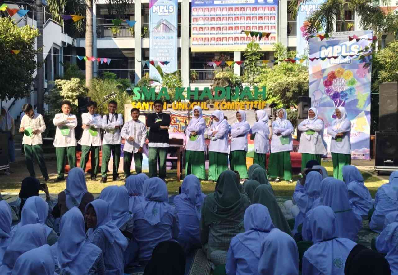 SMA Khadijah Surabaya