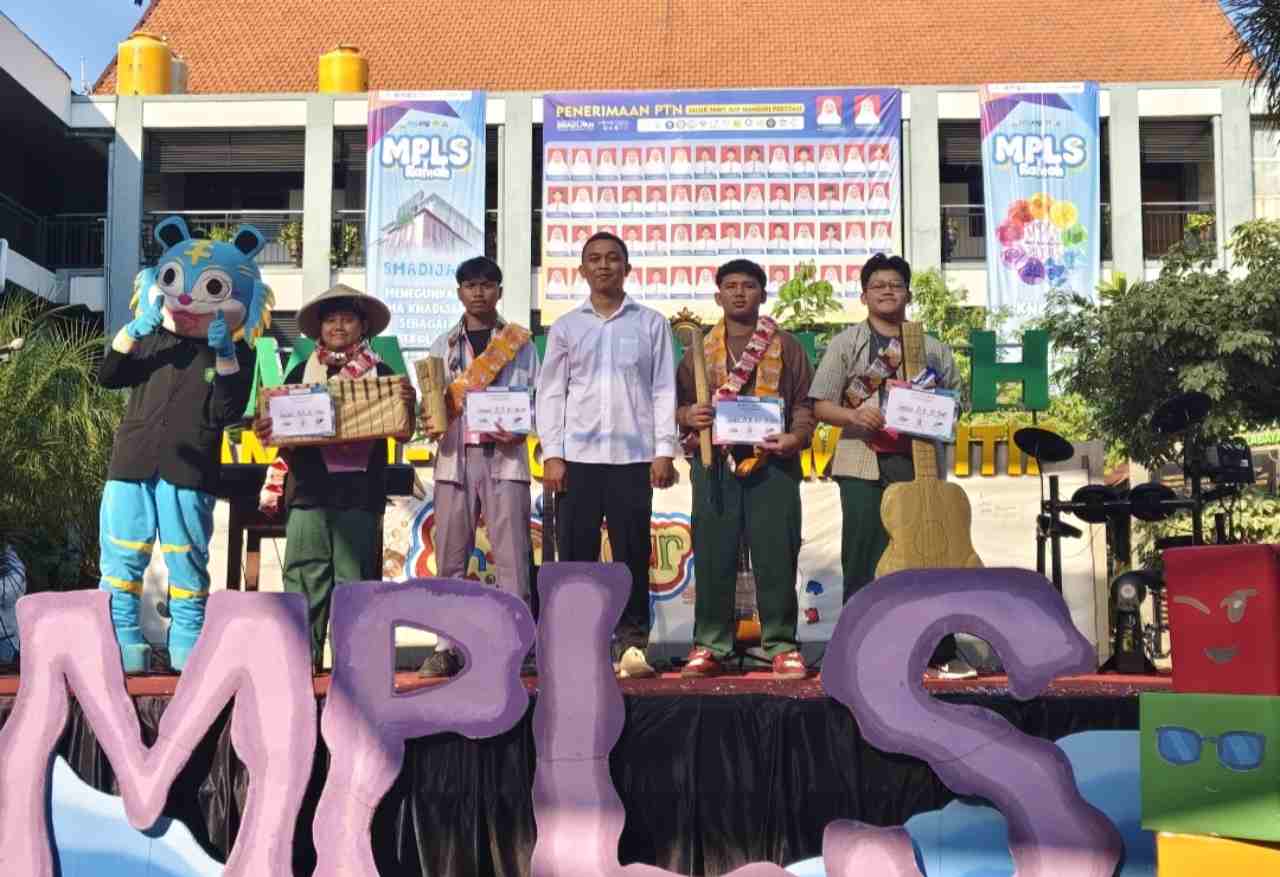 SMA Khadijah Surabaya