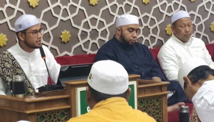 Majelis Ar-Rohimin Surabaya: Habib Abu Bakar Ajak Jemaah Bersihkan Hati dengan Selawat