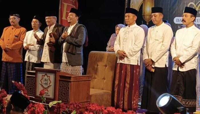 ABAH Plt Bupati Tulungagung, Hadiri Pengajian Umum dan Selapan di Masjid