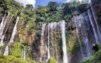 Libur Sekolah, Tumpak Sewu Jadi Primadona Wisata Keluarga