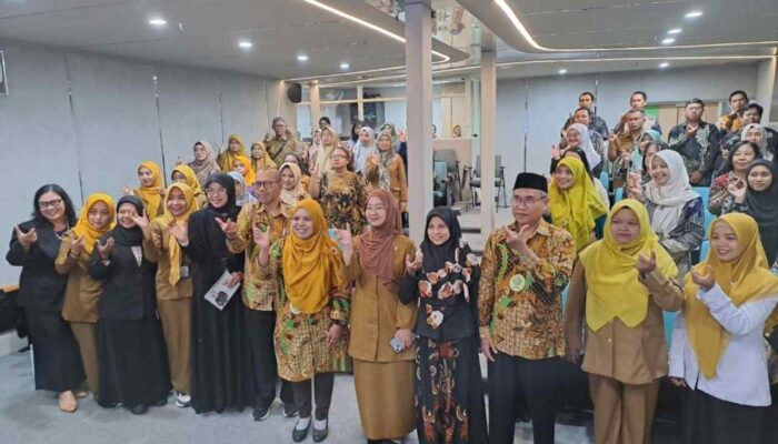 Unusa dan Dispendik Surabaya Perkuat Kompetensi Guru Lewat Pelatihan AI