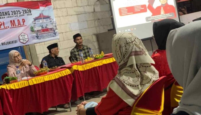 Di Ngusikan Jombang, Wiwin Sumrambah Diwaduli Bantuan Lapak UMKM Hingga Alsintan