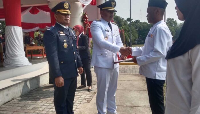 Detik-Detik Proklamasi HUT ke-81 RI di Ngawi, Merah Putih Berkibar di Alun-alun Merdeka
