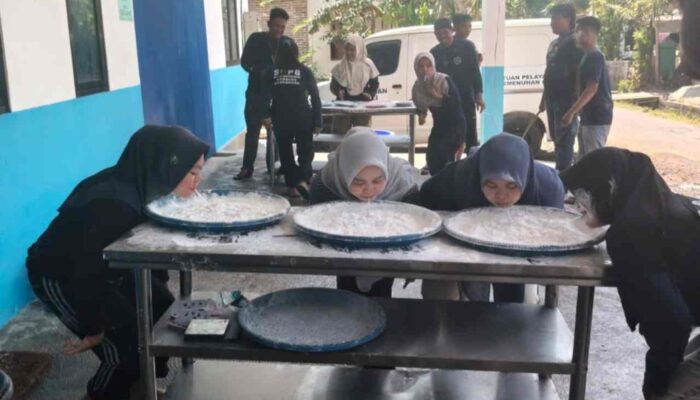 Meriahkan HUT RI ke-81, SPPG Kembang Bondowoso Bangun Kekompakan Lewat Beragam Lomba