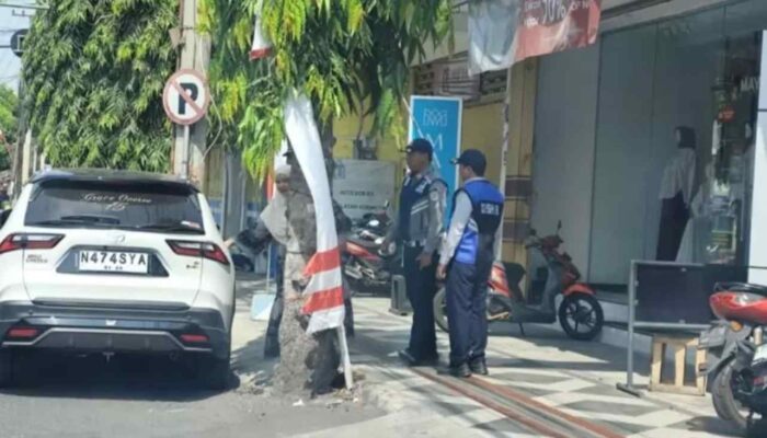 Dishub Lumajang Turun ke Jalan, Parkir Sembarangan Jadi Sorotan